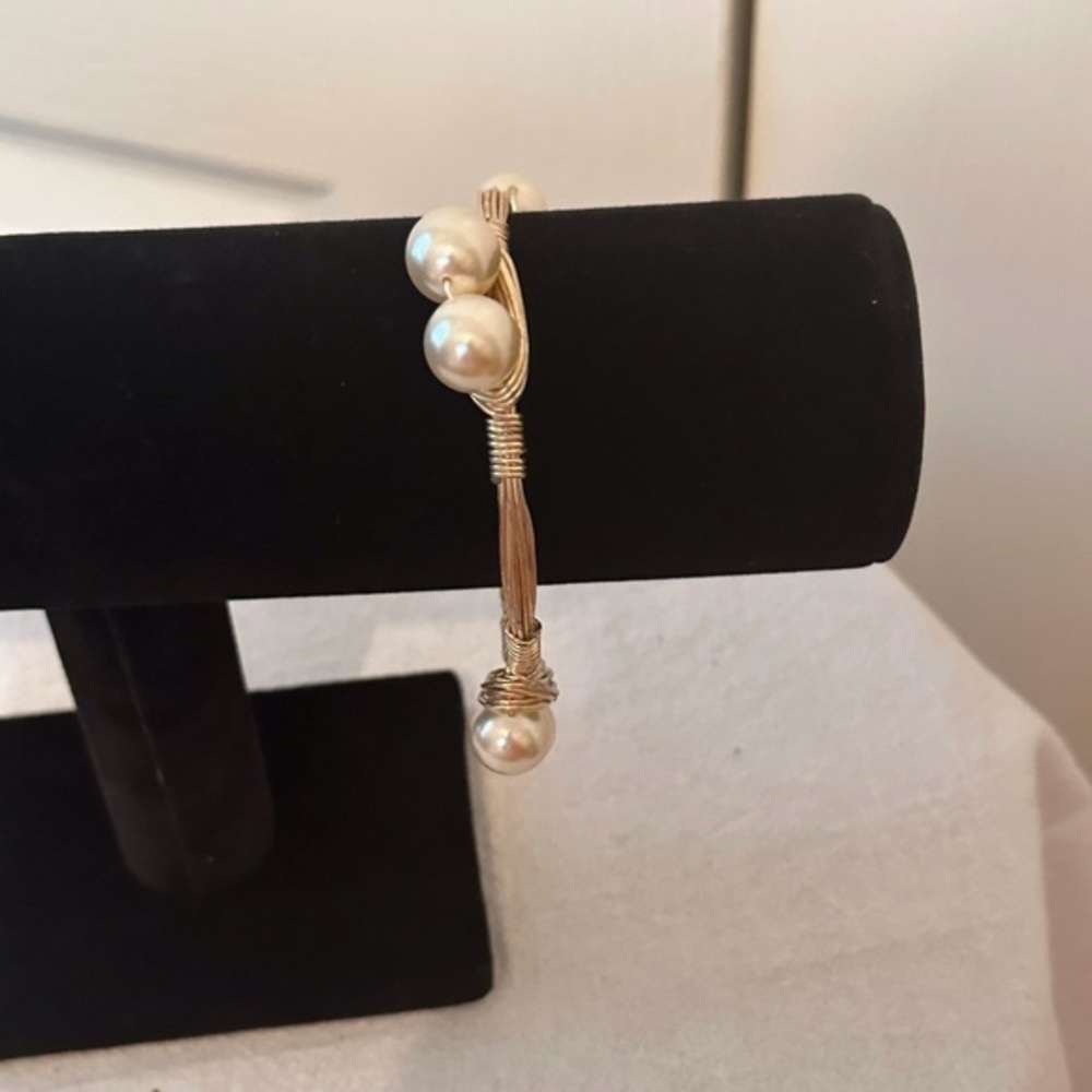 Artisan Gold Tone Wire Wrap Faux White Pearl Bangle Bracelet